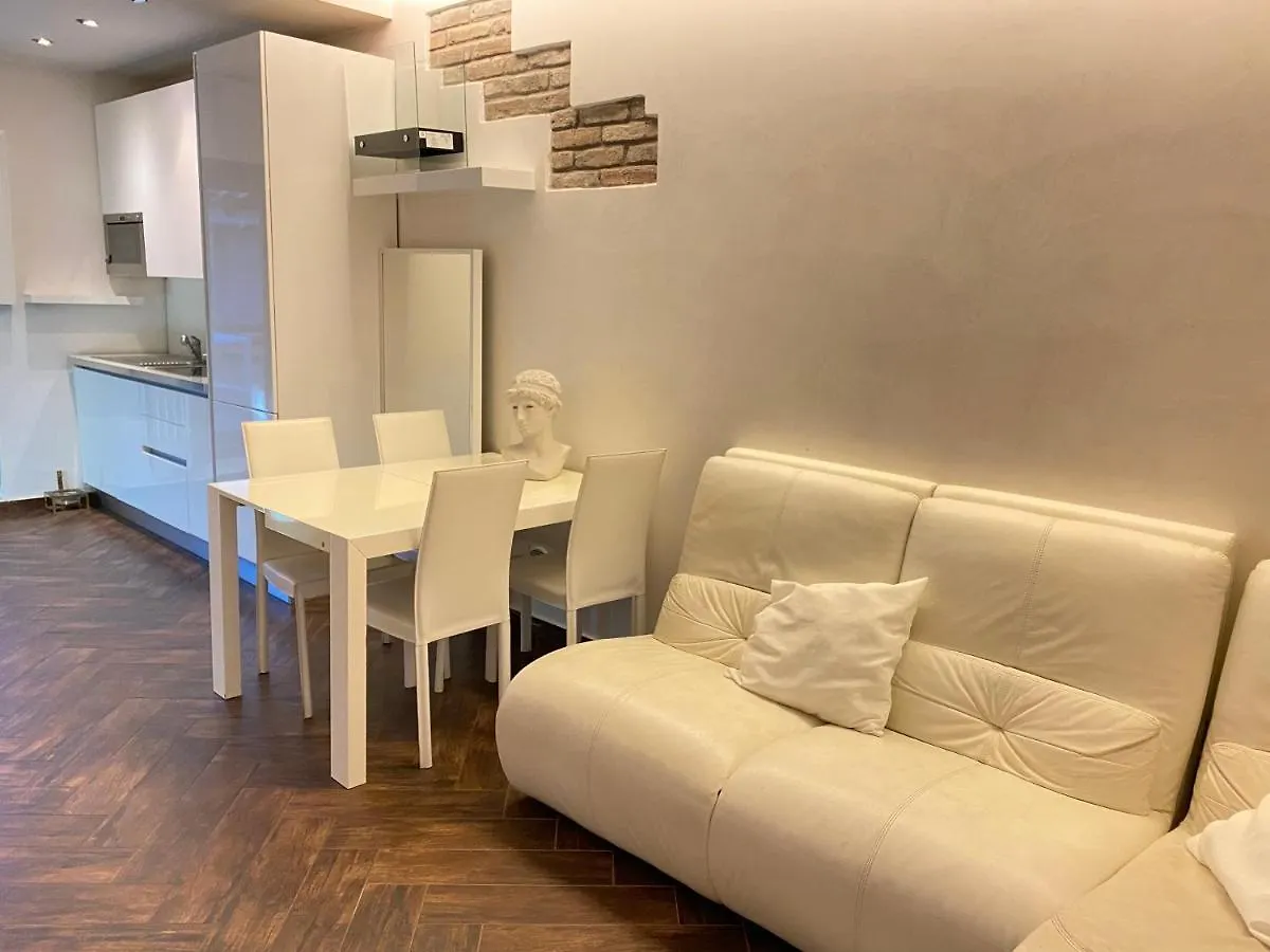 Il Vicolo Daire Comacchio 0*,  İtalya